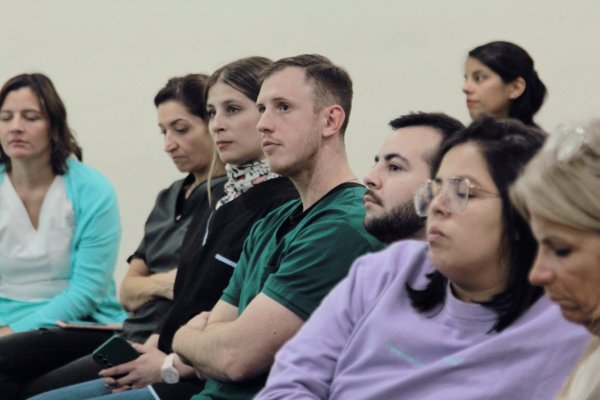 Gran convocatoria en el conversatorio interdisciplinario sobre autismo
