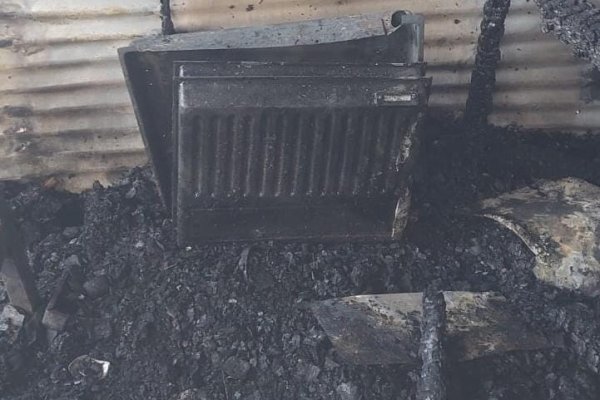 Una vivienda fue consumida por completo en un incendio