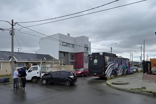 "Iba a suceder": Vecinos de Rio Grande denuncian inacción de Tránsito Municipal tras choque evitable