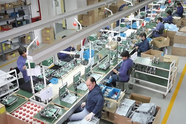 El Gobierno nacional elimina aranceles a celulares: fuerte impacto en la industria de Tierra del Fuego