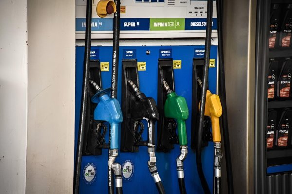 ¡De no creer! Subió la nafta hasta $6 por litro y sin avisar