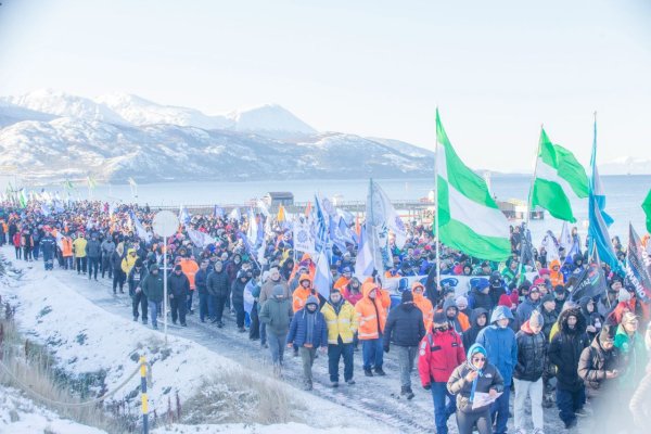 Ushuaia marchó a favor de Tierra del Fuego